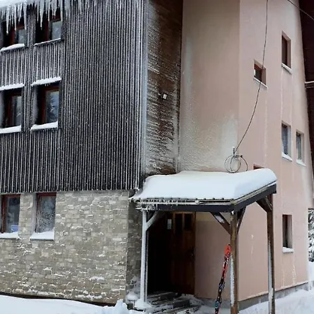 Gaga Apartment *